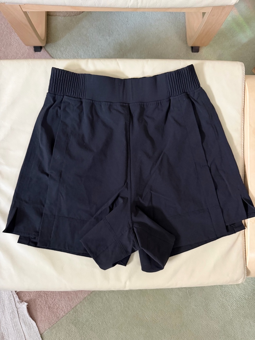 Lululemon Stretch Woven Relaxed-Fit High-Rise Short 4"